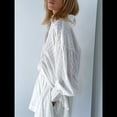 thumbnail image 4 of Conjunto de Dos Piezas para Mujer: Blusa Holgada de Larga Abullonada y Pantalones Cortos de Cintura Alta con Bolsillos Laterales. XL, 4 of 8