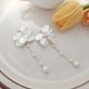 thumbnail image 5 of Pendientes de flores de perlas Pendientes colgantes de perlas Pendientes de flores colgantes blancos Pendientes de boda de graduación Joyería para fiesta de cumpleaños Regalos para mujeres, 5 of 5