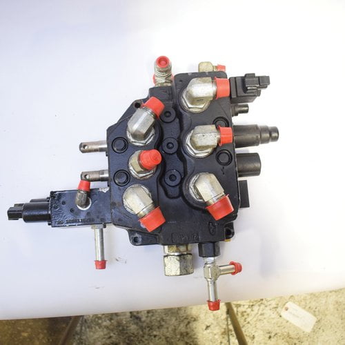 Hydraulic Control Valve, Used, New Holland, 84319698