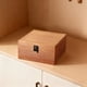 thumbnail image 5 of Caja de almacenamiento de madera marrón 5.4x5.4x3.9 in – Organizador de madera maciza • Acabado natural engrosado • pestillo de tapa abatible • Portaobjetos para artículos domésticos de oficina, 5 of 6