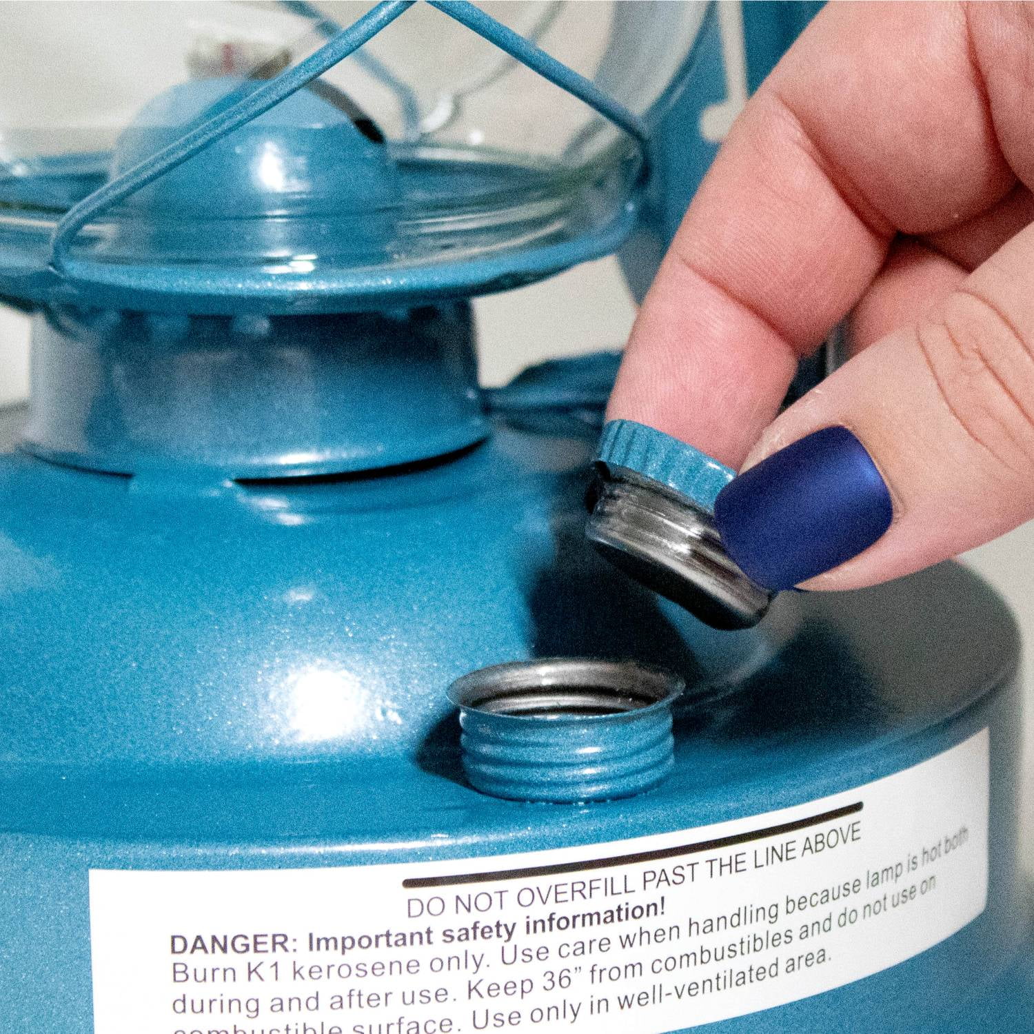 Rayo Royal Kerosene Camping Lantern, Blue