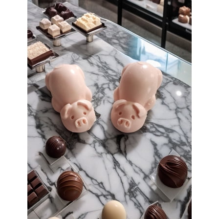 Candy boars Caramel, pecans and coconut