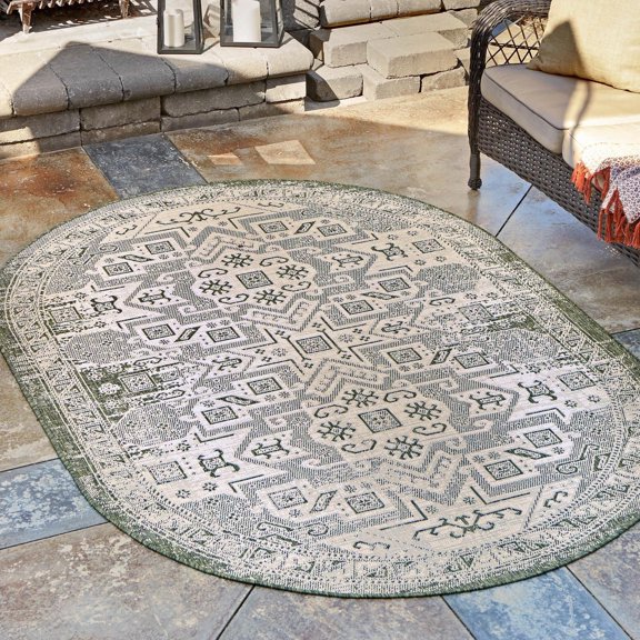 Unique Loom Outdoor Aztec Collection Area Rug - Coba (5' 3" x 7' 10" Oval Green/Ivory)