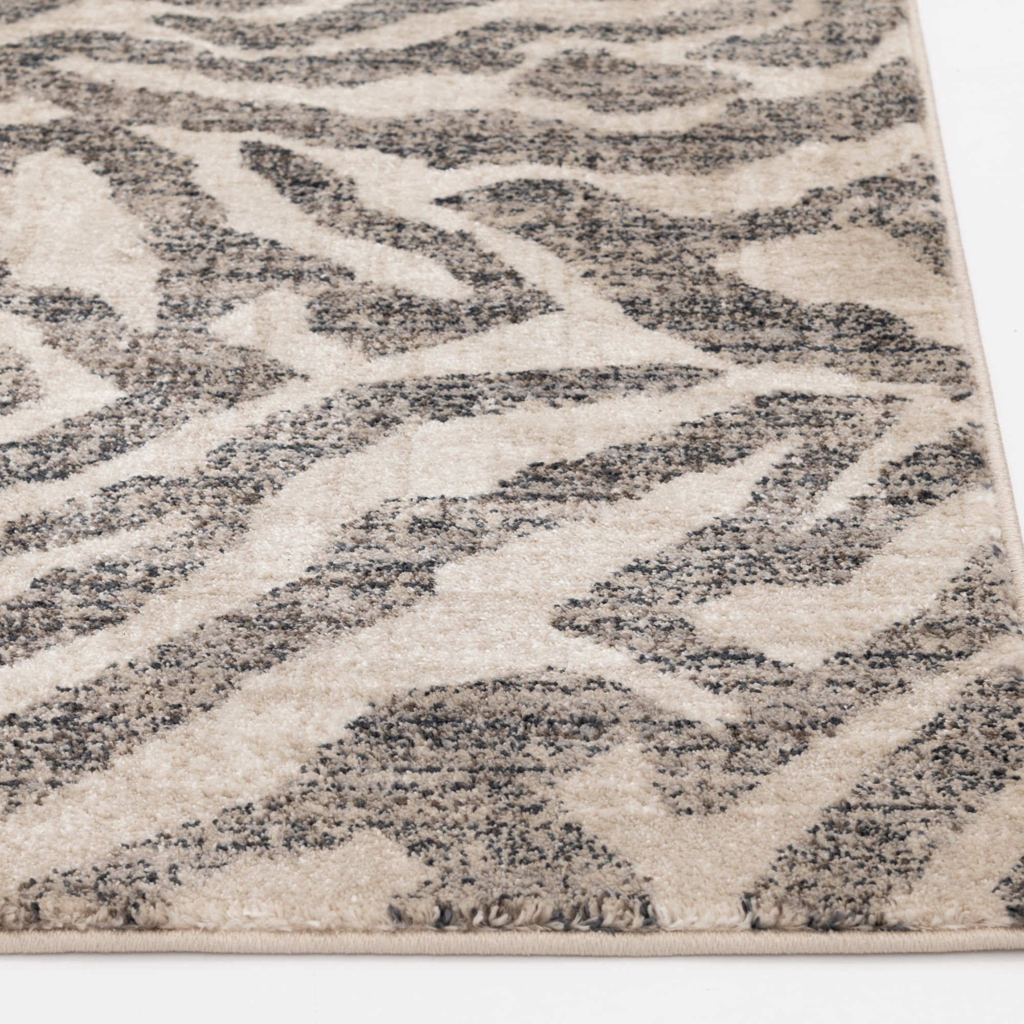 Loomaknoti Mendez Violtinz 5' x 7' Animal Print Indoor Area Rug
