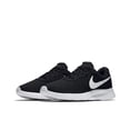 thumbnail image 4 of Zapatillas deportivas retro de estilo moderno Nike Tanjun de corte bajo para hombre y mujer, en color negro y blanco Oreo, 4 of 4