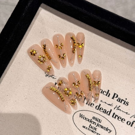 Yihe pure handmade armor Internet celebrities hot summer classic nude golden wheat temperament senior long manicure