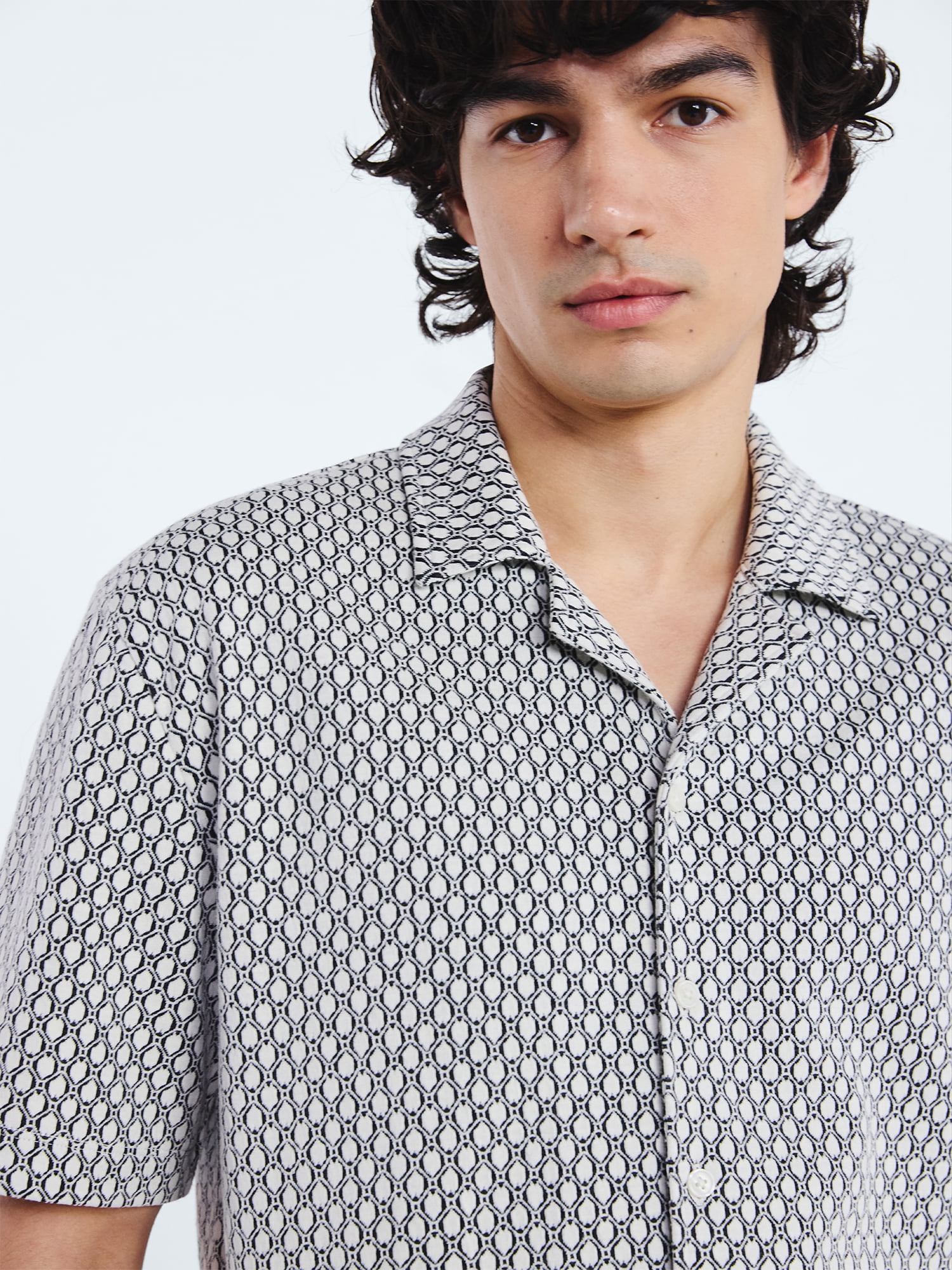 Free Assembly Men's Button Front Jacquard Shirt with Short Sleeves, Sizes S-3XL