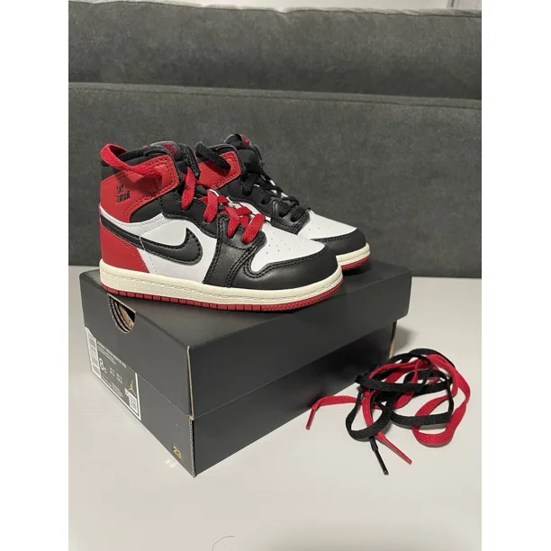 Ni - ke Jordan 1 Retro High OG ????Black Toe (TD) Shoes Size 8C Boys