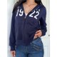 thumbnail image 4 of Sudadera con Capucha y Cremallera de Larga Estilo Preppy Informal para Mujer, Estilo Y2K, con Bolsillos. Azul Marino S, 4 of 9
