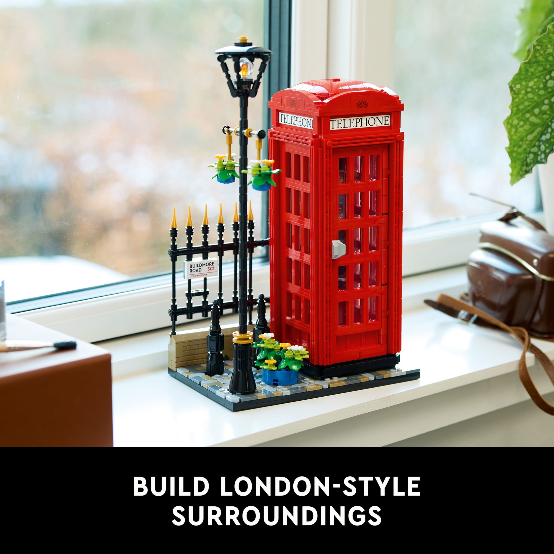 LEGO Ideas Cabina Telefónica Roja de Londres y Soporte para Celular para Construir y Exhibir - Souvenir de Londres para Adultos - Decoración para Hogar u Oficina - 21347 6