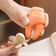 thumbnail image 4 of Pelador de ajo, fácil de usar, resistente, portátil, para el hogar, con pinzas de cangrejo y rallador de jengibre. Naranja, 4 of 9