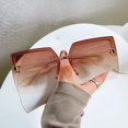 thumbnail image 2 of Gafas De Sol Cuadradas De Color Degradado De Moda Con Logotipo D Para Mujeres De Marco Grande Para Hombres, 2 of 4