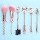 thumbnail image 1 of Juego de brochas de maquillaje navideño con estuche, incluye 6 pinceles para rubor, base, cejas, sombras y labios, ideal como regalo de Navidad., 1 of 6