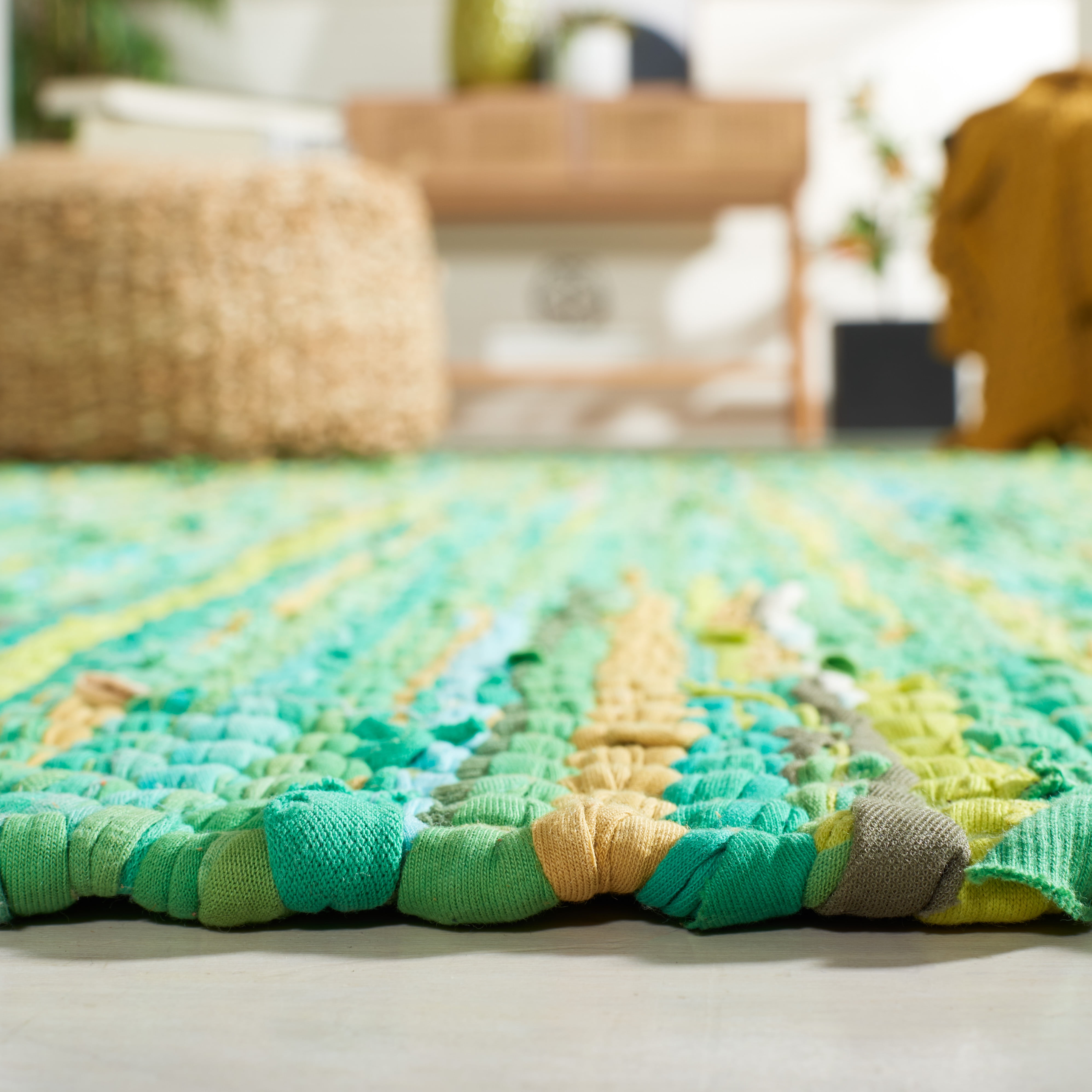 SAFAVIEH Montauk Renae Distressed Area Rug, Green, 9' x 12'