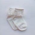 thumbnail image 4 of Calcetines de lunares para bebés de comercio exterior, calcetines antideslizantes de goma para bebés, calcetines de encaje, calcetines de piso para niños (3 pares) JM, 4 of 5