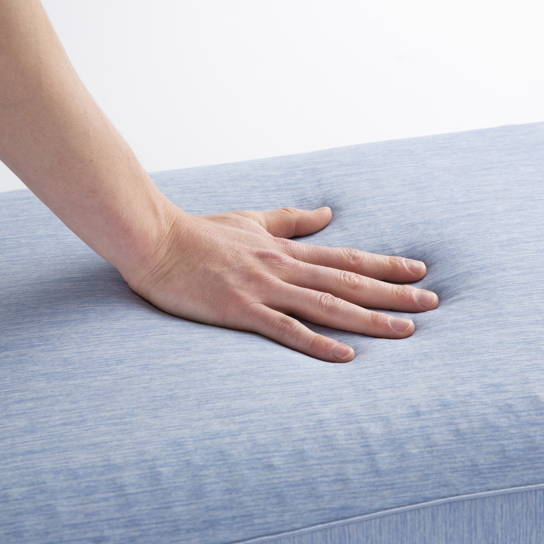 Beautyrest Silver Aquacool Memory Foam Pillow, Standard/Queen, 16” x 25”