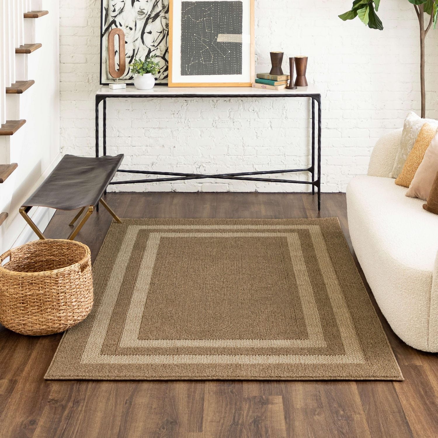 Mohawk Home Hall Border Near Black/Tan Tufted Polyester Area Rug
