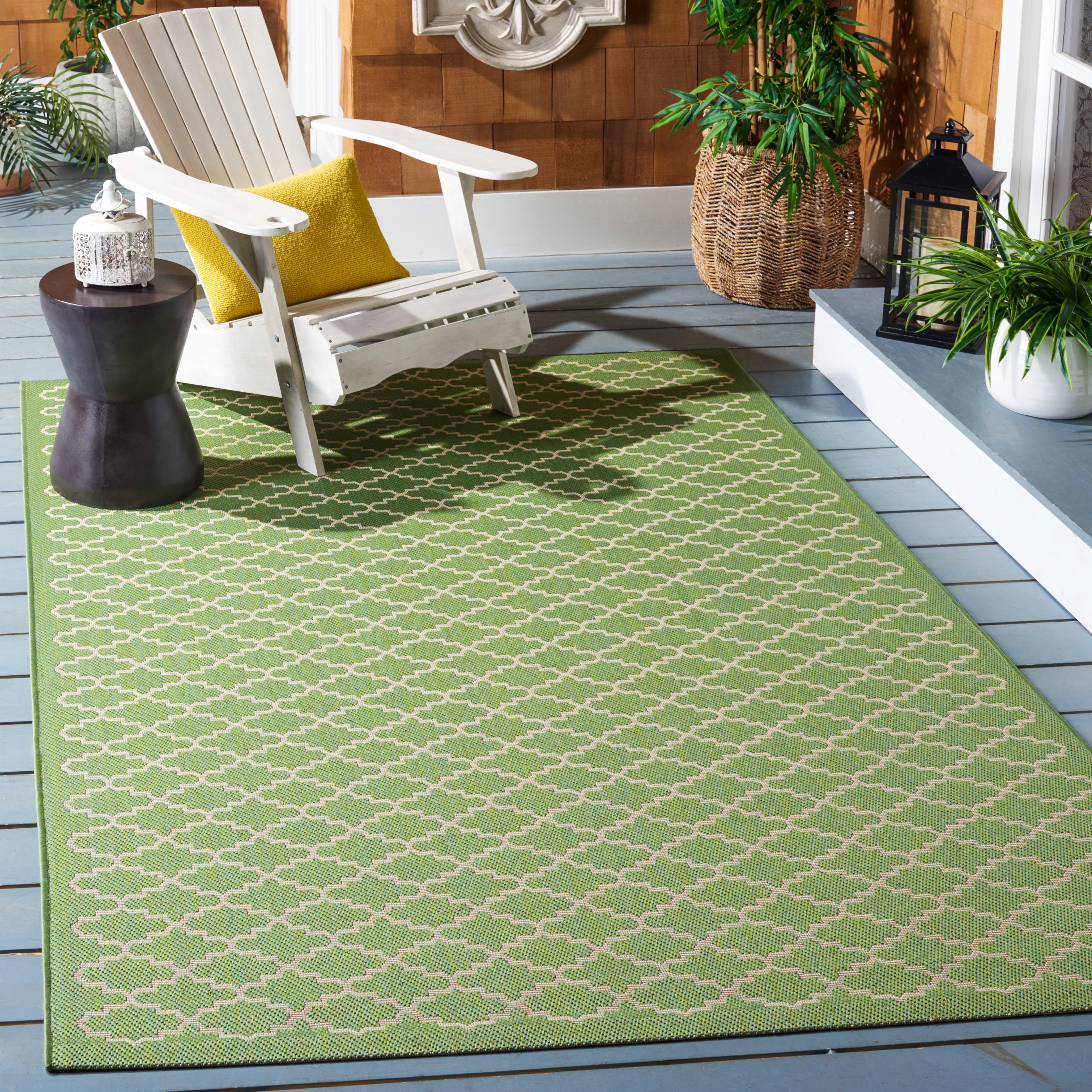 Safavieh Courtyard Hilbert Geometric Indoor/Outdoor Area Rug, Green/Beige, 2'7" x 5'