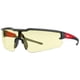 thumbnail image 1 of Gafas de seguridad Milwaukee, antiarañazos, lentes amarillas, negro/rojo, 1 of 4