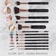 thumbnail image 2 of Set de brochas de maquillaje Niré Beauty de 15 piezas con funda y esponja, 2 of 9