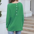 thumbnail image 4 of Camiseta de manga larga para mujer con bolsillos, cuello redondo, decoración de botones superiores para todas las estaciones, verde M, 4 of 6