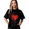 thumbnail image 1 of Camiseta de mujer, camisetas de manga corta, camisetas casuales, camisetas de cuello redondo con corazones y mariposas para el Día de San Valentín para mujer, 1 of 8