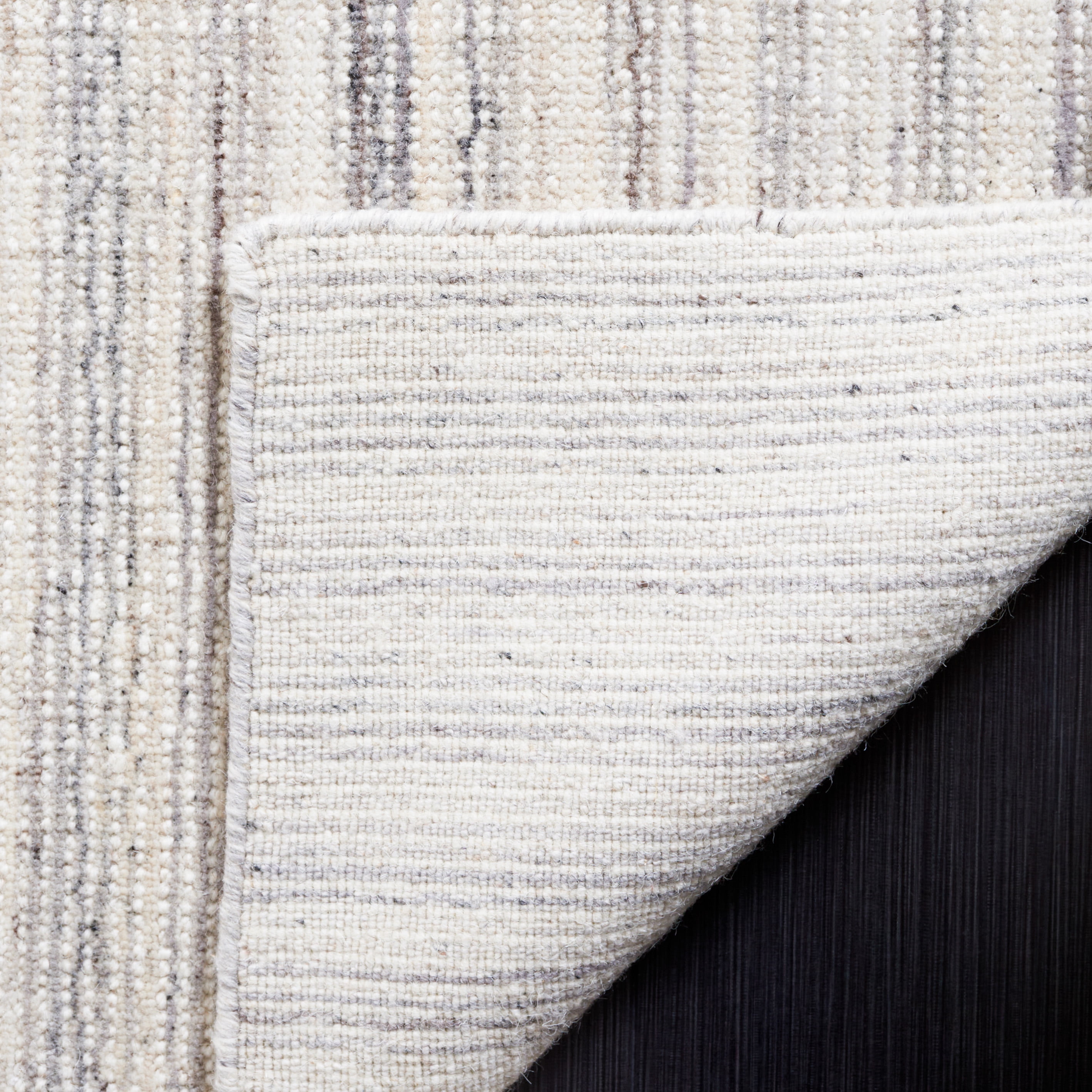 SAFAVIEH Mirage Toby Solid Area Rug, Ivory/Gray, 5' x 8'