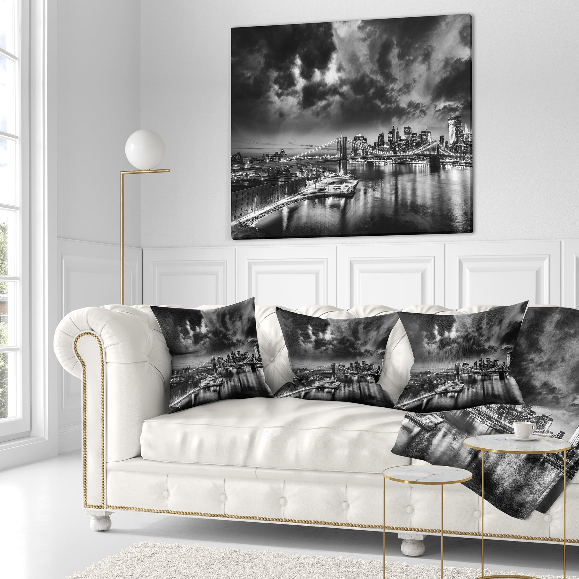 Designart Amazing Night in New York City - Cityscape Throw Pillow - 16x16