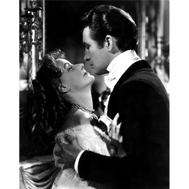 Everett Collection EVCMBDCAMIEC014H Camille Greta Garbo Robert Taylor 1936 Photo Print, 8 x 10