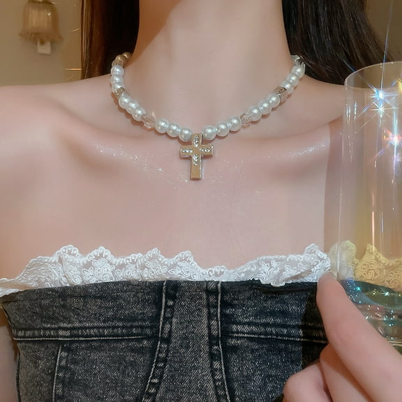 Diamond cross pendant pearl necklace versatile design fashion clavicle chain French retro light luxury necklace for women