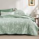 thumbnail image 1 of Juego de colcha Bedsure Floral King, reversible, verde menta, 3 piezas, 1 of 6