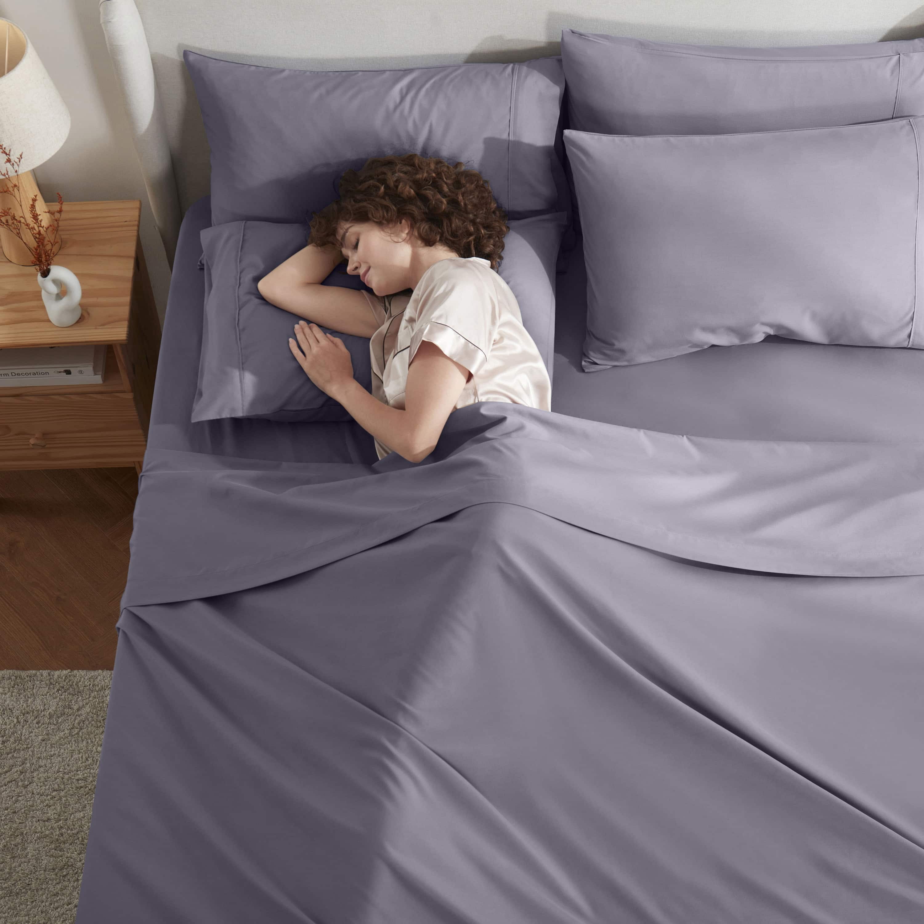 LammaLoe Extra Deep Pocket Split King Sheets set, Fits 18"-24" Mattress, 7 Piece Soft Microfiber Bed Sheet Sets, Grayish Purple