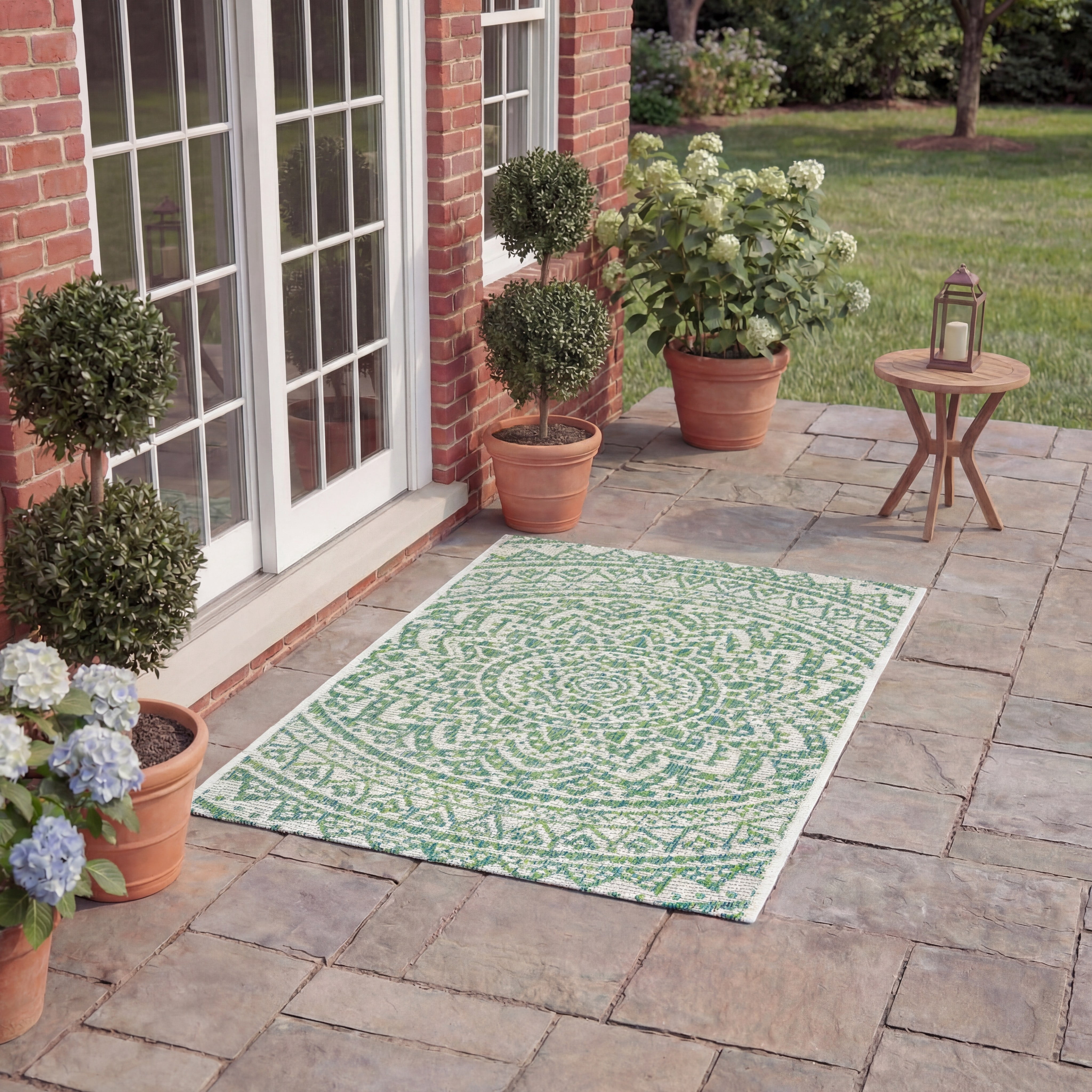 SAFAVIEH Courtyard Josiah Floral Medallion Indoor/Outdoor Area Rug, Ivory/Green, 6'7" x 6'7" Square