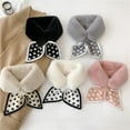 thumbnail image 4 of Bufanda de felpa cosida con lunares de punto de invierno para estudiantes femeninas, completamente equipada con cuello de piel de conejo de imitación y bufanda cálida., 4 of 5
