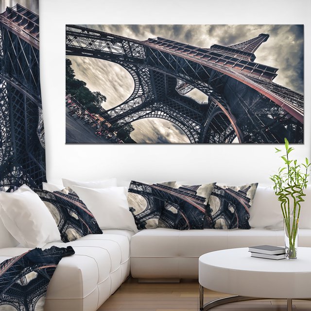 Paris Paris Eiffel Towerin Grungy Dramatic Style - Cityscape Canvas Print