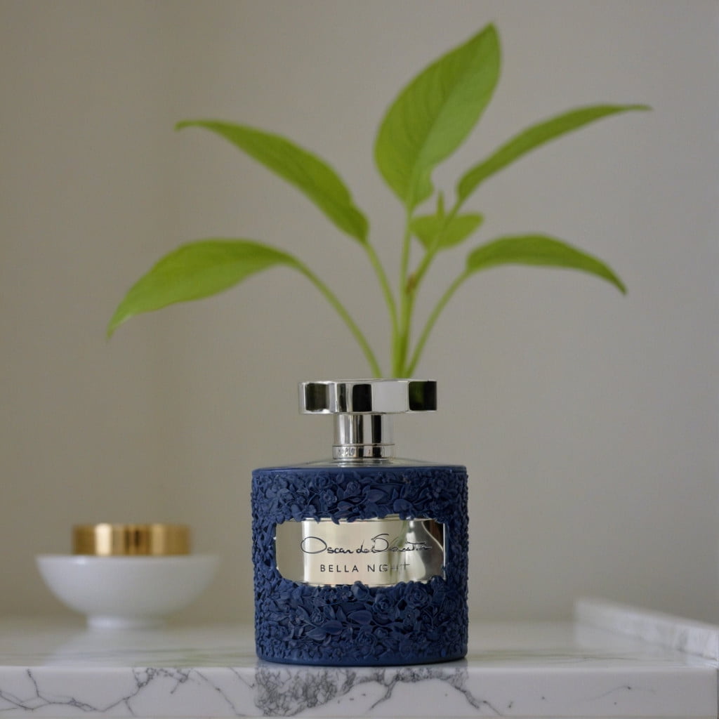 Oscar De La Renta Ladies Bella Night EDP Spray 3.4 oz Fragrances 085715569004