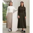 thumbnail image 4 of Suéter de punto trenzado para mujer de AP Otoño e Invierno 2025 Vestido de satén suave e informal disponible en cinco colores para mujer, 4 of 5