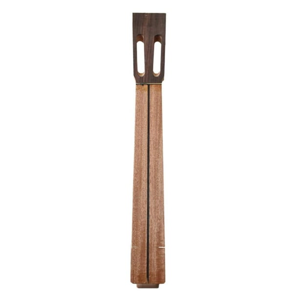 Caoba sin terminar con mástil de guitarra clásica. Constructor de Español