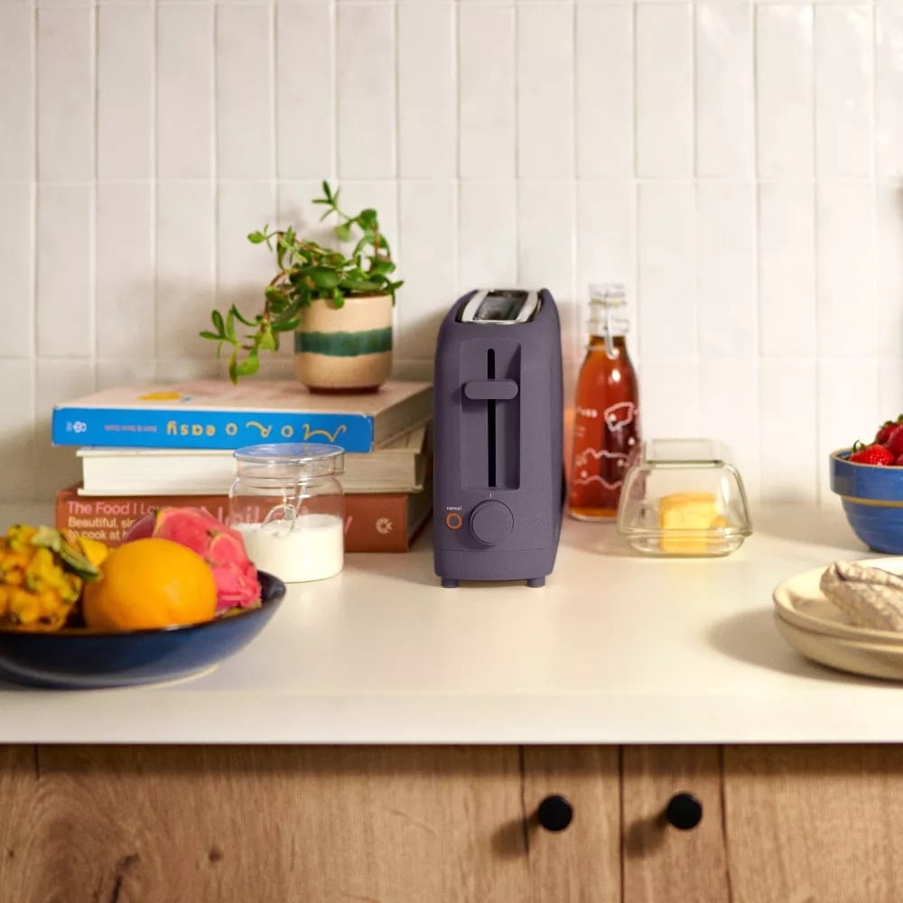 2-Slice Slim Toaster, 900 Watts, Metal Material, 6.85H x 14.88W x 3.58D
