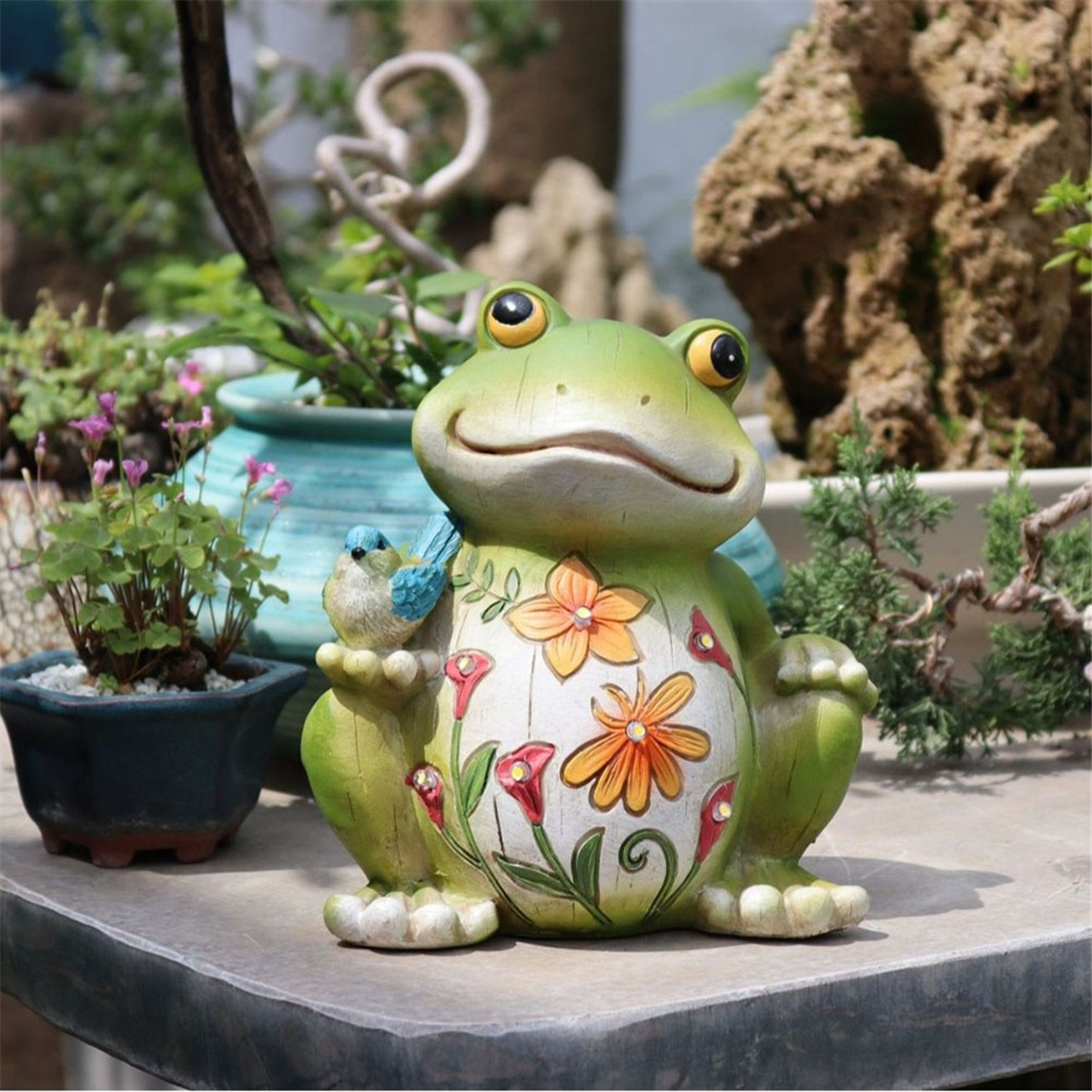 Frog Decor with Solar Light, Resin Garden Statue for Passage Lawn Patio Decor, Outdoor Decor for Housewarming
