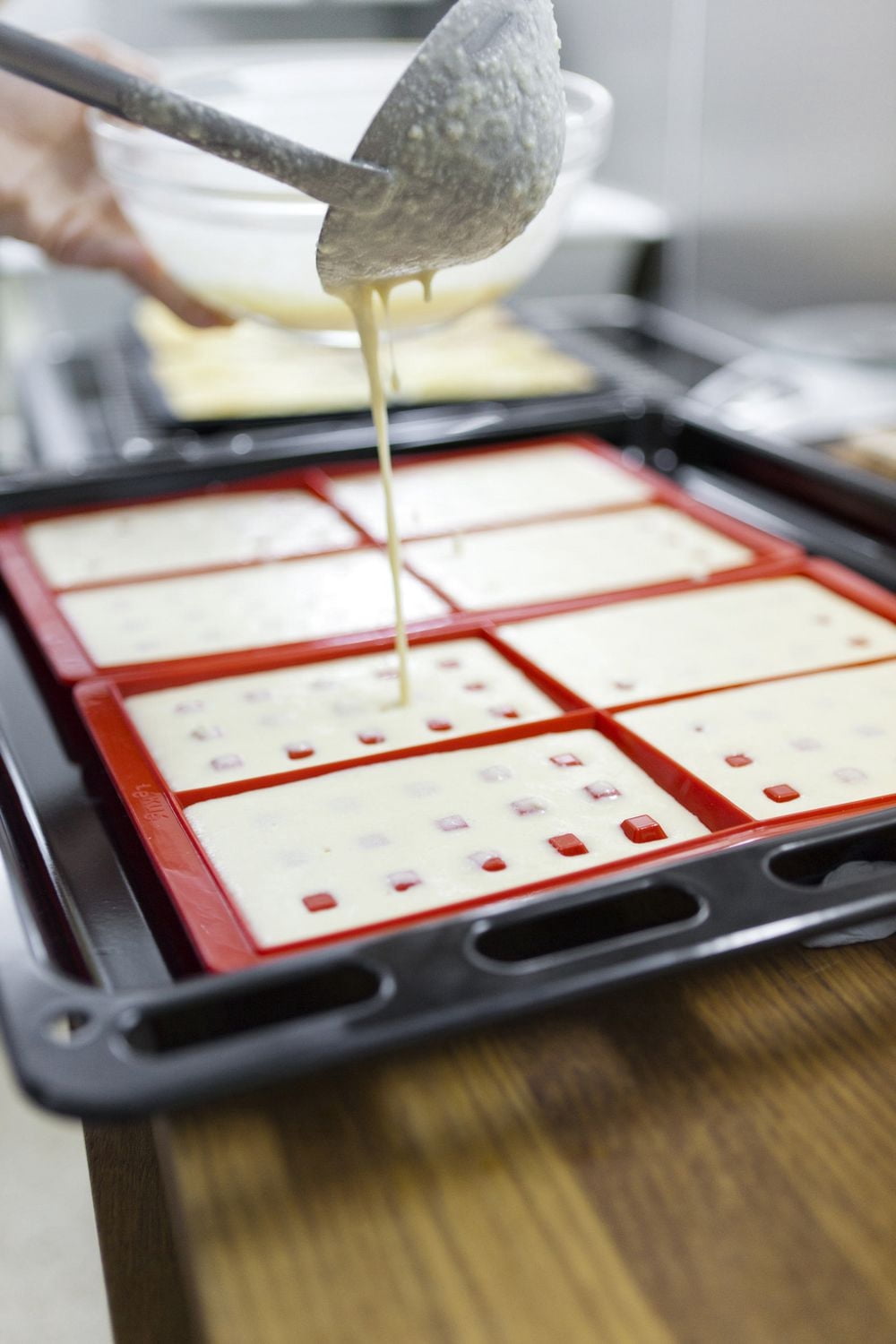 Moule à gaufres Lekue 2 pièces en rouge