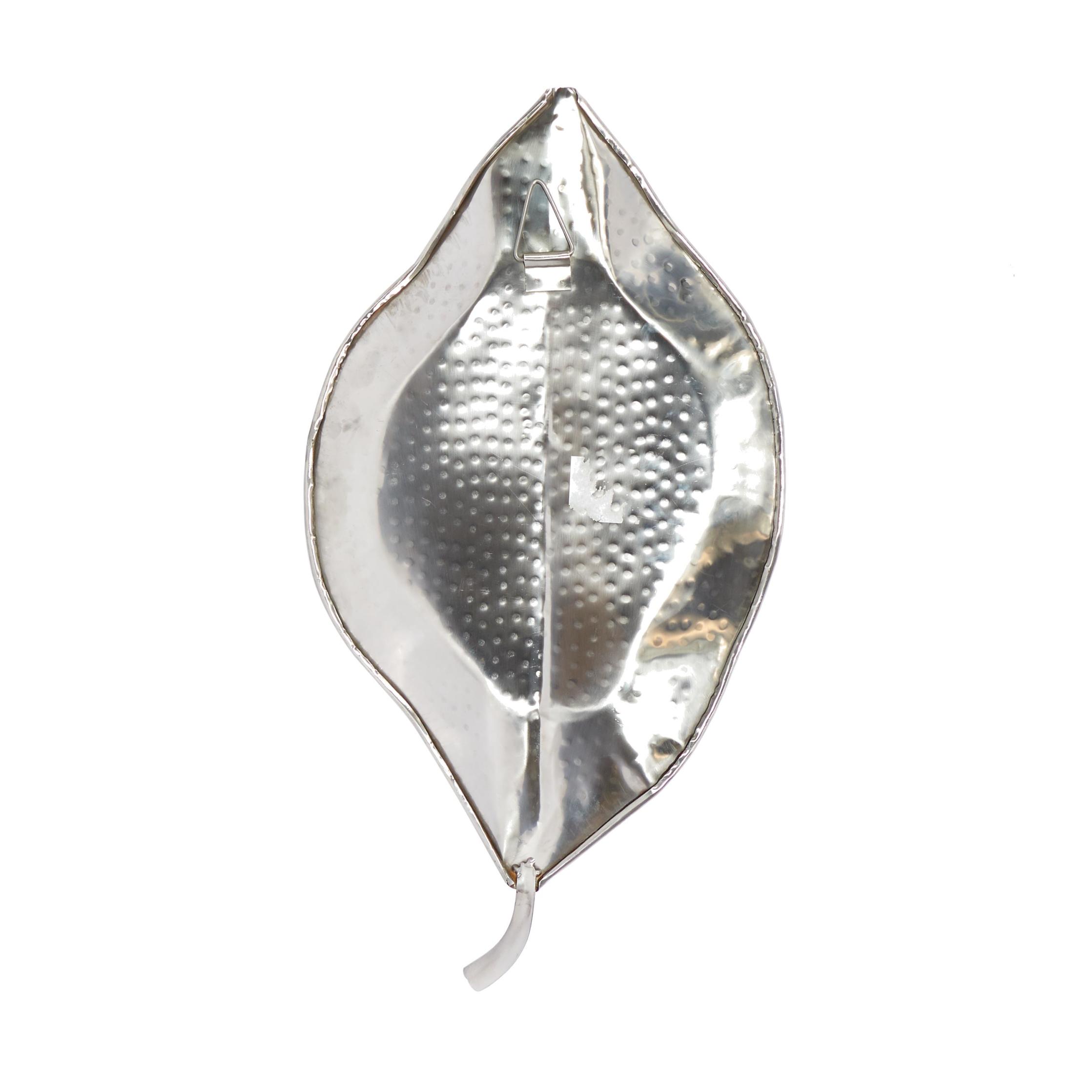 DecMode Silver Stainless Steel Metal Leaf Slim Wall Sconce with Hammered Design