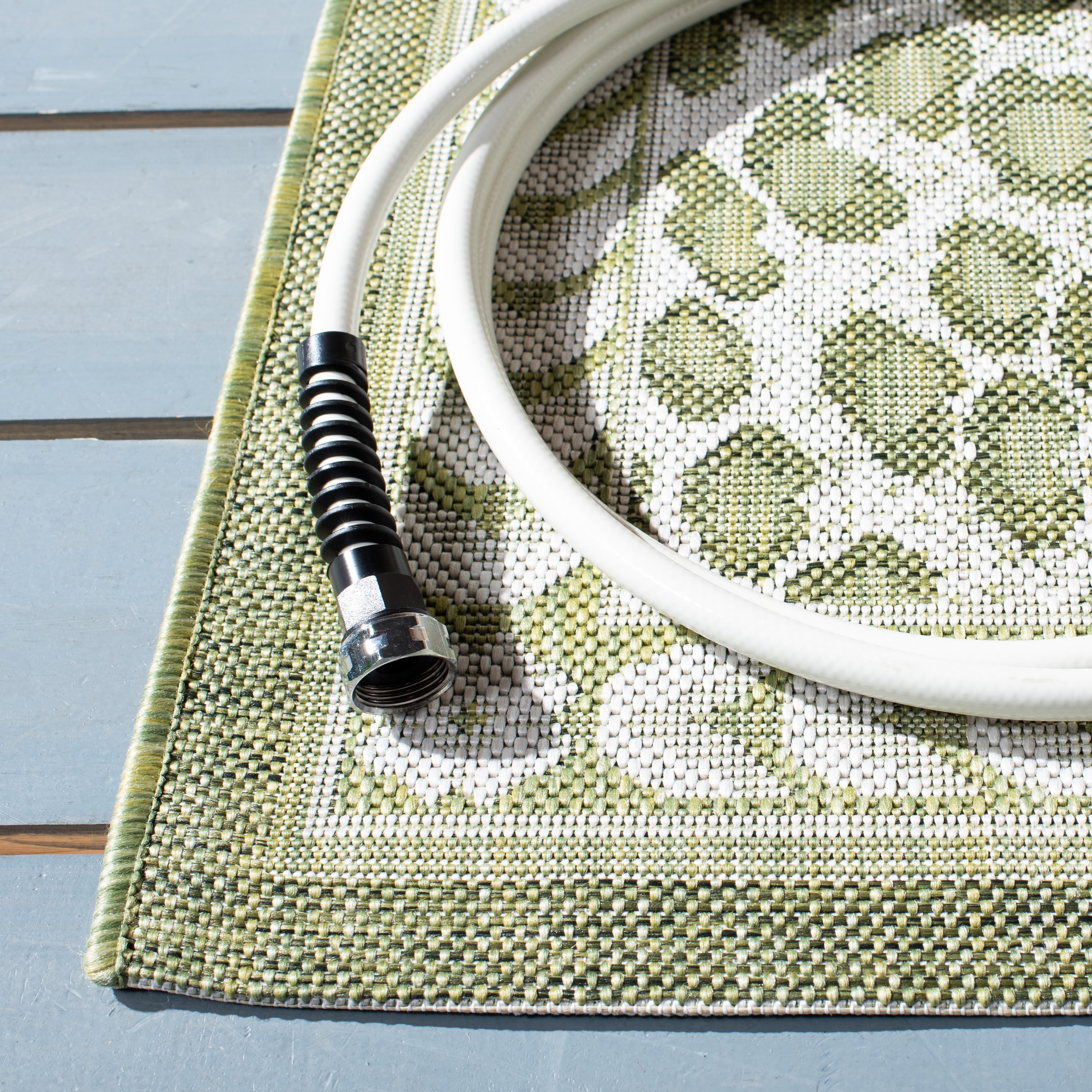 Safavieh Courtyard Candace Spotted Indoor/Outdoor Area Rug, Light Green/Ivory, 9' x 12'