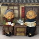 thumbnail image 5 of Figuras de poliresina coleccionables para padres, regalos para parejas, bodas leer periódicos, 5 of 7