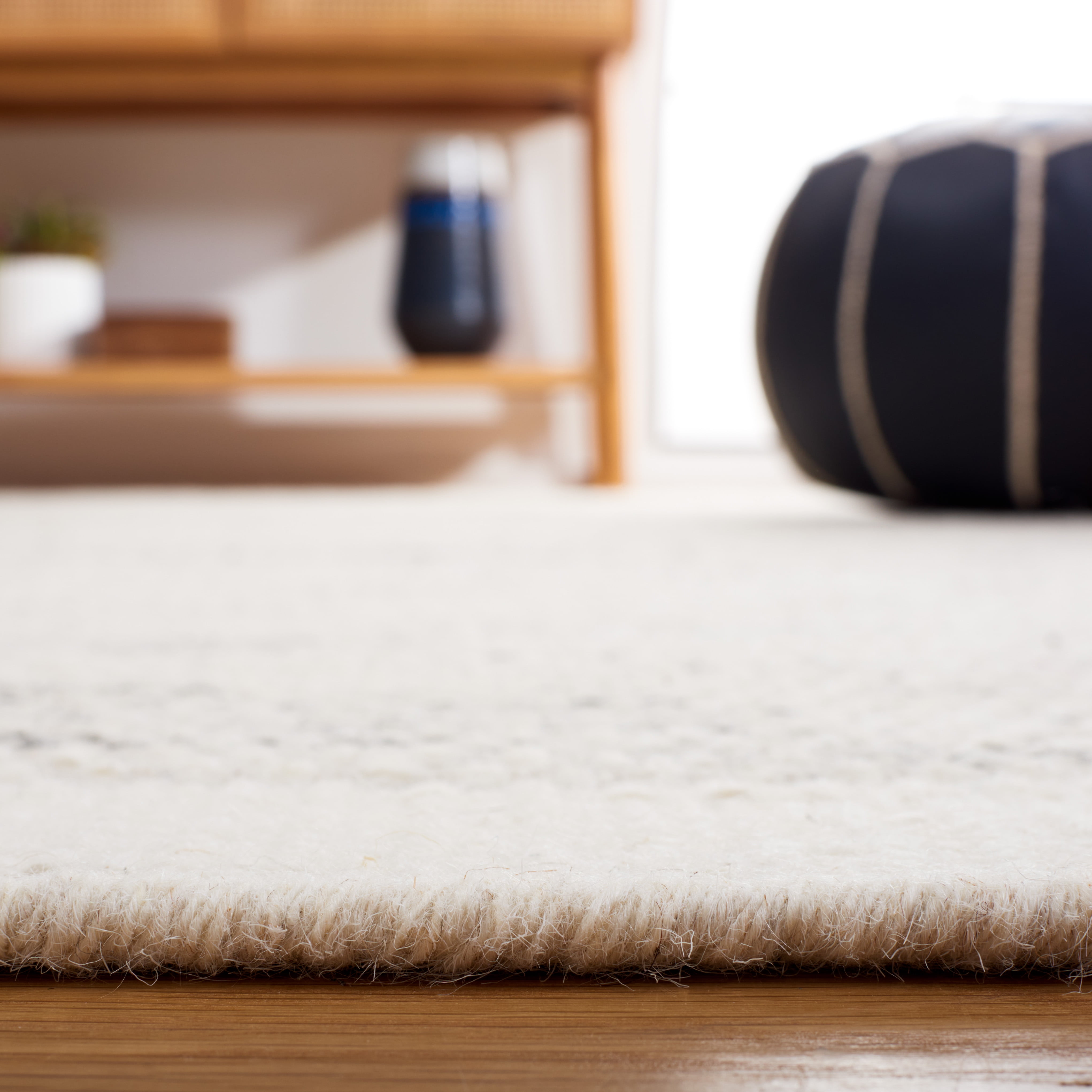 SAFAVIEH Vermont Zarif Distressed Dotted Area Rug, Ivory/Black, 9' x 12'