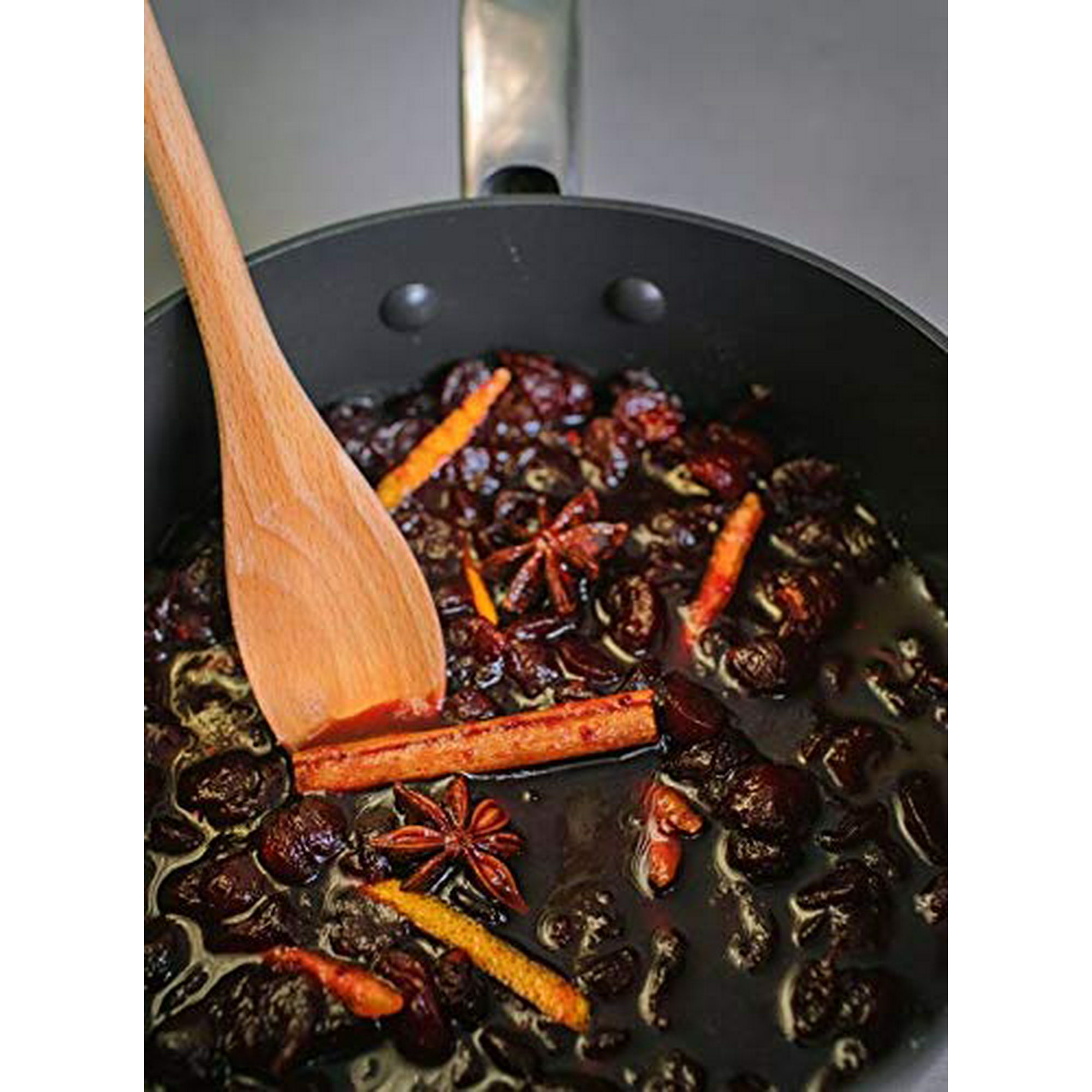 T-fal c51782 Prograde Titanium Nonstick Thermo-Spot Dishwasher Safe PFOA Free with Induction Base Saute Pan Jumbo cooker cookware, 5-Quart, Black T-fal c51782 Prograde Titanium Nonstick Thermo-Spot Dishwasher Safe PFOA Free with Induction Base Saute Pan Jumbo cooker cookware, 5-Quart, Black
