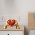thumbnail image 3 of Escultura de mano de corazón de resina dorada, manos de amor, estatua de corazón con corazón rojo para sala de estar, dormitorio, oficina, mesa de café, escritorio, decoración de fiesta de boda, 3 of 8
