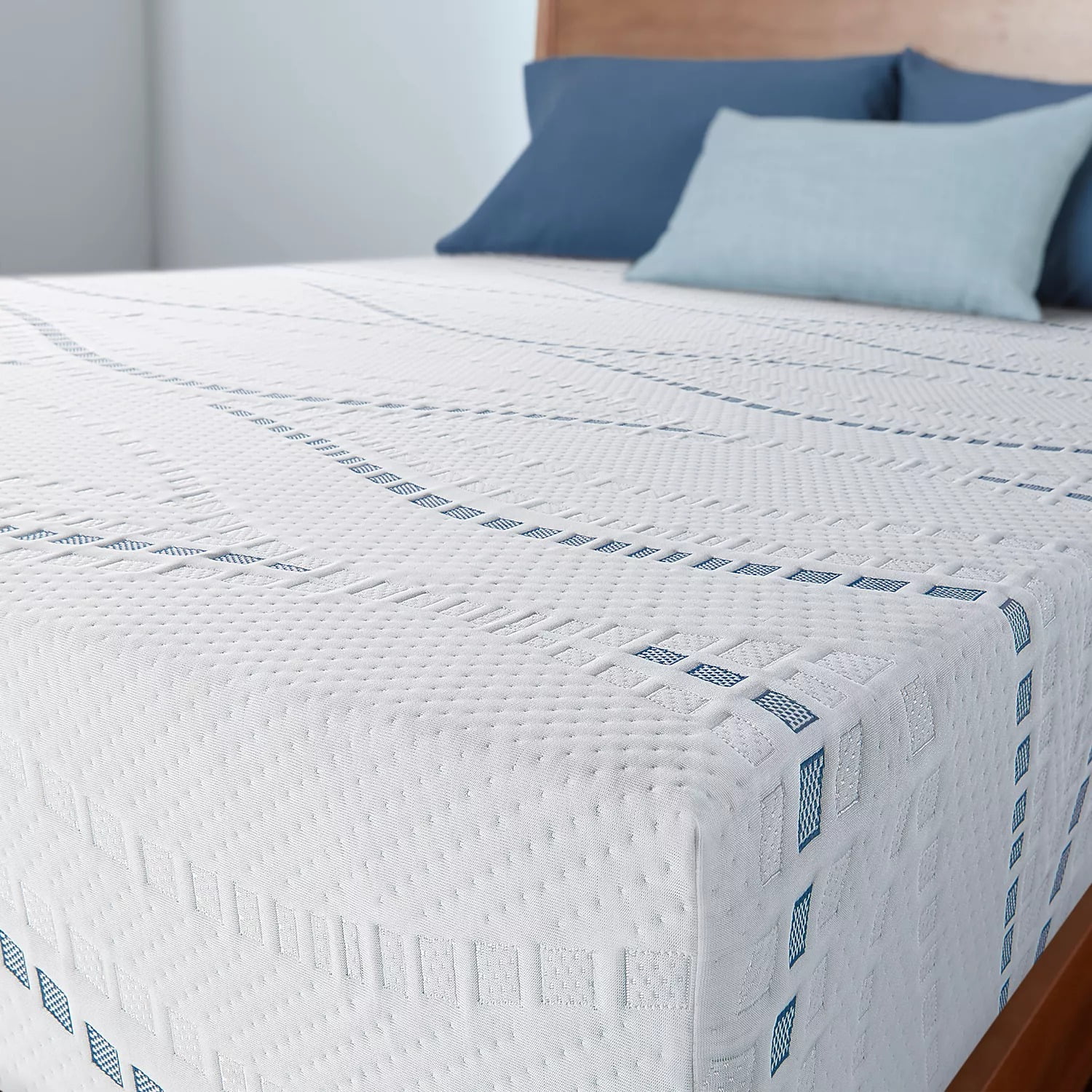 Serta SleepToGo 10 Inch Gel Memory Foam Mattress Full Size