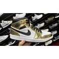 thumbnail image 3 of Size 10.5 - Jo r-dan 1 Mid SE Metallic Gold 2020, 3 of 6