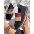 thumbnail image 3 of Collection Cube de Chaussures Kurdes Patrimoniales, 3 of 4